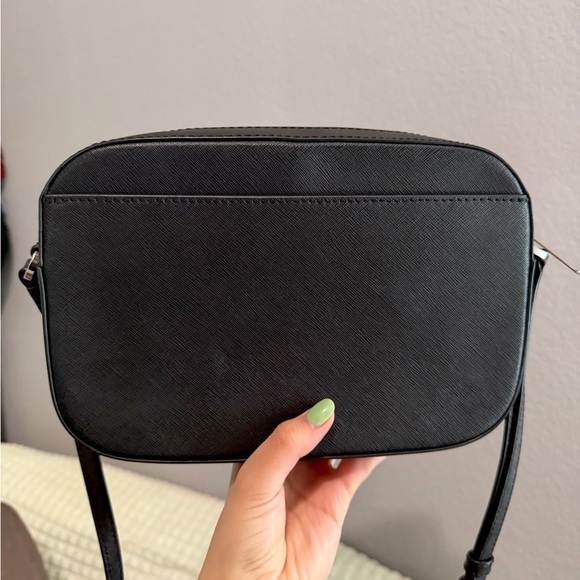 MICHAEL KORS JET SET WITH ZIP POCKET CHAIN - Picture 3 of 7